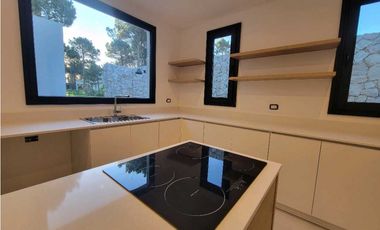 VENTA DE CASA A ESTRENAR - ISLA DEL GOLF PINAMAR