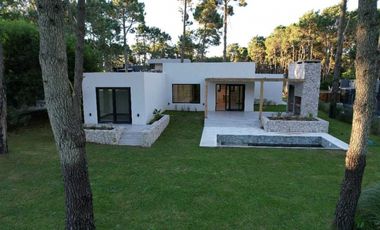 VENTA DE CASA A ESTRENAR - ISLA DEL GOLF PINAMAR
