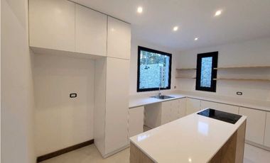 VENTA DE CASA A ESTRENAR - ISLA DEL GOLF PINAMAR