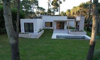 VENTA DE CASA A ESTRENAR - ISLA DEL GOLF PINAMAR