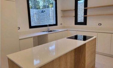 VENTA DE CASA A ESTRENAR - ISLA DEL GOLF PINAMAR