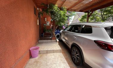 Casa en Arriendo en cercano a centros deportivos, universidades, colegios y clinicas.
