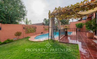 Venta de Casa con excelente ubicación y conexión a pasos de rojas magallanes.