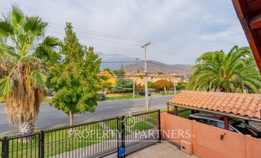 Venta de Casa con excelente ubicación y conexión a pasos de rojas magallanes.