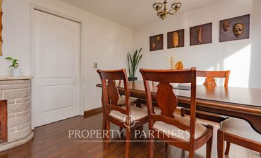 Venta de Casa con excelente ubicación y conexión a pasos de rojas magallanes.