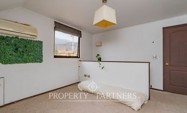 Venta de Casa con excelente ubicación y conexión a pasos de rojas magallanes.