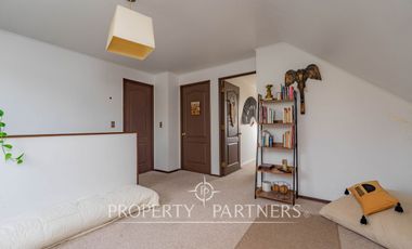 Venta de Casa con excelente ubicación y conexión a pasos de rojas magallanes.