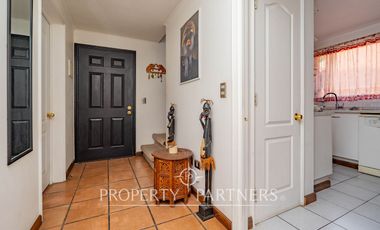 Venta de Casa con excelente ubicación y conexión a pasos de rojas magallanes.