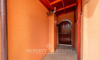 Venta de Casa con excelente ubicación y conexión a pasos de rojas magallanes.