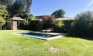 Casa en Santo Domingo, excelente ubicación