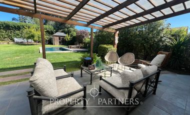 Casa en Santo Domingo, excelente ubicación