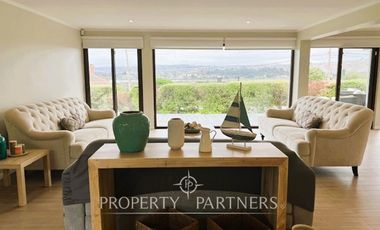 Casa en sector tradicional con vista al mar