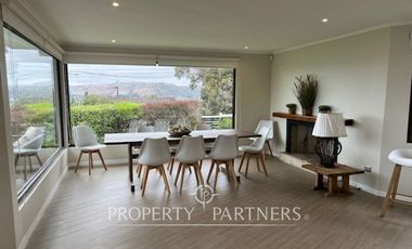 Casa en sector tradicional con vista al mar