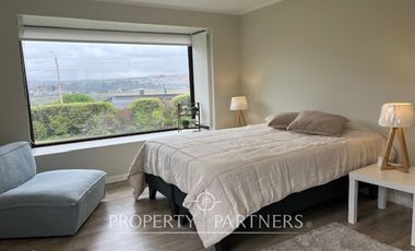 Casa en sector tradicional con vista al mar