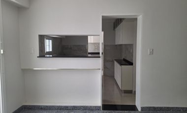 Casa de 6 ambientes en alquiler La Lucila