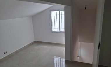 Casa de 6 ambientes en alquiler La Lucila
