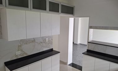 Casa de 6 ambientes en alquiler La Lucila