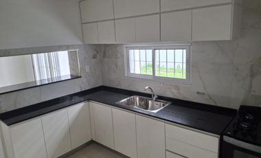 Casa de 6 ambientes en alquiler La Lucila