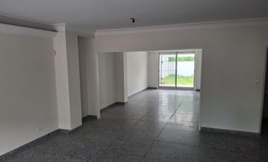 Casa de 6 ambientes en alquiler La Lucila