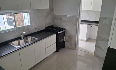 Casa de 6 ambientes en alquiler La Lucila