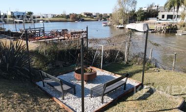 Alquiler de casa con salida al Río y amarra propia