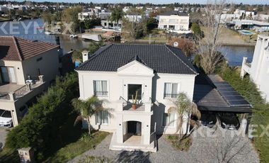 Alquiler de casa con salida al Río y amarra propia