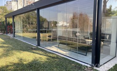 Alquiler de casa con salida al Río y amarra propia