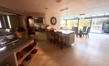 Renta de casa con hermosa vista en Hacienda de Valle Escondido