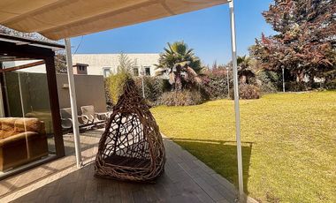 Renta de casa con hermosa vista en Hacienda de Valle Escondido
