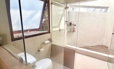 Renta de casa con hermosa vista en Hacienda de Valle Escondido
