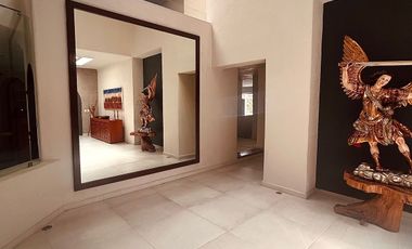 Renta de casa con hermosa vista en Hacienda de Valle Escondido