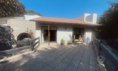 Renta de casa con hermosa vista en Hacienda de Valle Escondido