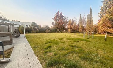 Renta de casa con hermosa vista en Hacienda de Valle Escondido