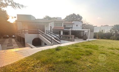 Renta de casa con hermosa vista en Hacienda de Valle Escondido