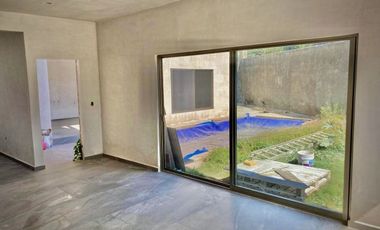 CASA SOLA EN VENTA AHUATEPEC