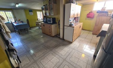 SE VENDE AMPLIA CASA SECTOR ALEMPARTE, TALCAHUANO