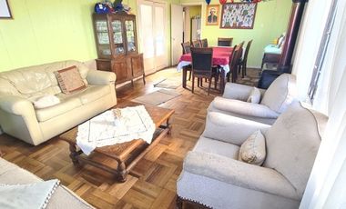 SE VENDE AMPLIA CASA SECTOR ALEMPARTE, TALCAHUANO