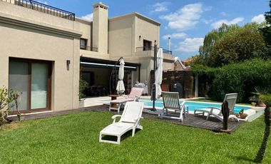 Casa en venta en Barrio  Santa Ana Moreno