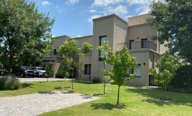 Casa en venta en Barrio  Santa Ana Moreno