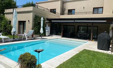 Casa en venta en Barrio  Santa Ana Moreno