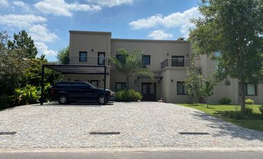 Casa en venta en Barrio  Santa Ana Moreno