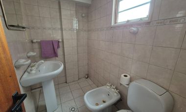 Alquiler Depto 3 dorm c/ cochera Centro Neuquen