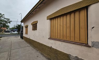 Casa y galpón en Av. Mitre sobre el boulevard