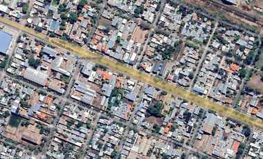 Casa y galpón en Av. Mitre sobre el boulevard