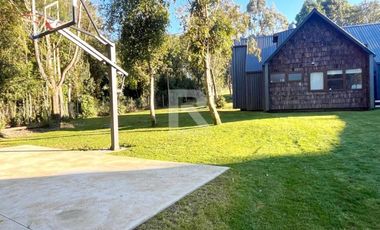 CASA EN PARQUE IVIAN