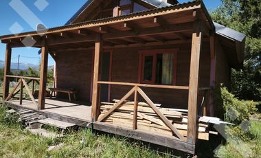 VENTA CASA 4 AMBIENTES + CABAÑA 3 AMBIENTES + QUINCHO - B° QUILQUIHUE - SAN MARTIN DE LOS ANDES