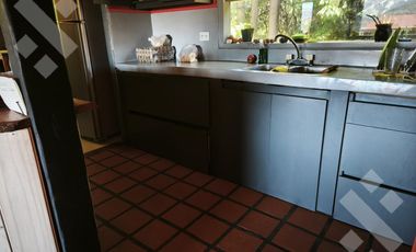 VENTA CASA 4 AMBIENTES + CABAÑA 3 AMBIENTES + QUINCHO - B° QUILQUIHUE - SAN MARTIN DE LOS ANDES