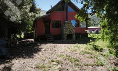 VENTA CASA 4 AMBIENTES + CABAÑA 3 AMBIENTES + QUINCHO - B° QUILQUIHUE - SAN MARTIN DE LOS ANDES