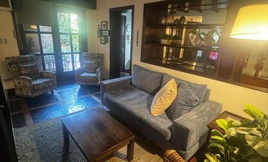Casa en  Av. Libertador entre Salta y Av. España