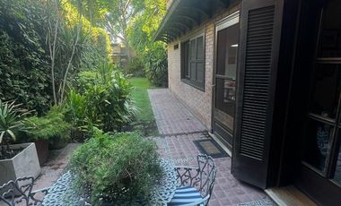 Casa en  Av. Libertador entre Salta y Av. España